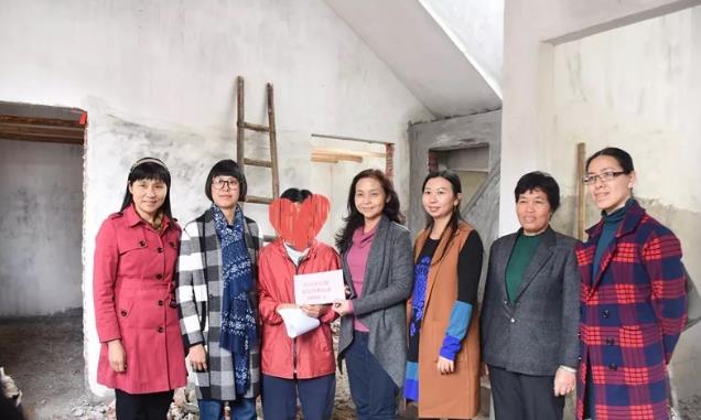 �С���������˫ˮ��������ĸ����Ůʿ�ƽ����ӷ���Կ�ס�